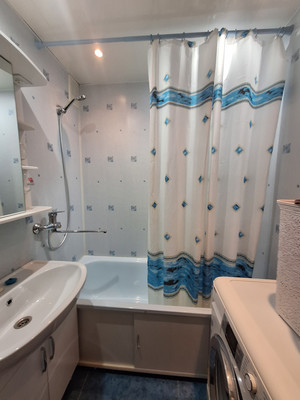 Продам трехкомнатную (3-комн.) квартиру, К.Маркса ул, 62, Волгодонск г