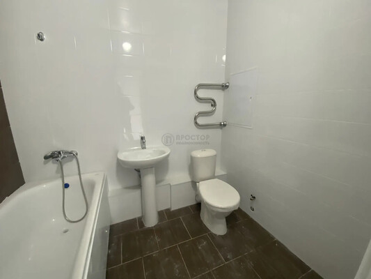 Продам однокомнатную (1-комн.) квартиру, Гренадерская ул, 9к1, Десеновское п