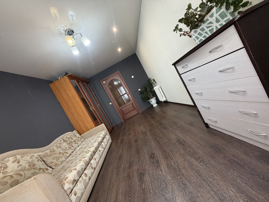 Продам трехкомнатную (3-комн.) квартиру, Партизанская ул, 15к2, Комсомольск-на-Амуре г