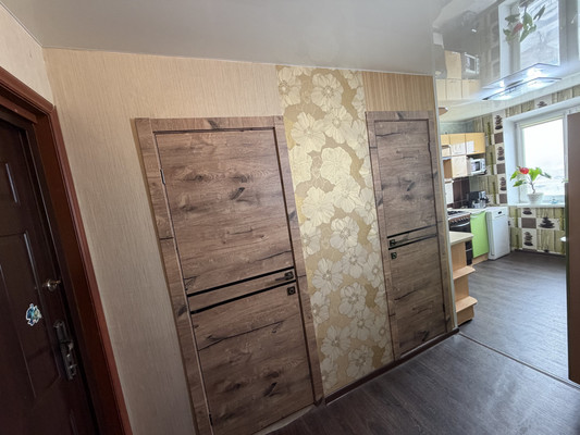 Продам трехкомнатную (3-комн.) квартиру, Партизанская ул, 15к2, Комсомольск-на-Амуре г