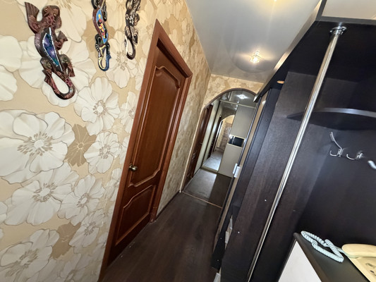 Продам трехкомнатную (3-комн.) квартиру, Партизанская ул, 15к2, Комсомольск-на-Амуре г