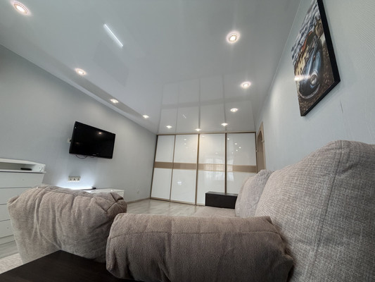 Продам двухкомнатную (2-комн.) квартиру, Первостроителей пр-кт, 19, Комсомольск-на-Амуре г