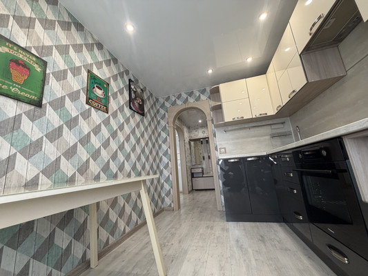 Продам двухкомнатную (2-комн.) квартиру, Первостроителей пр-кт, 19, Комсомольск-на-Амуре г