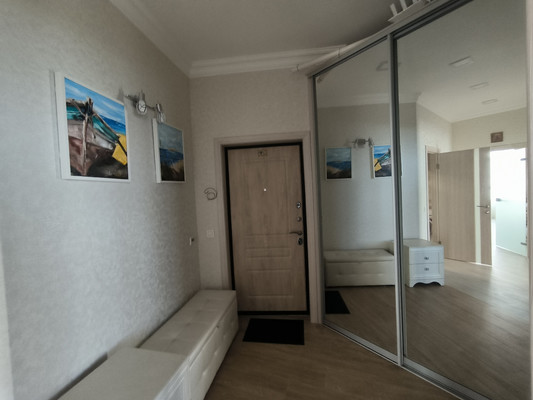 Продам двухкомнатную (2-комн.) квартиру, Крымская ул, 22к12, Геленджик г