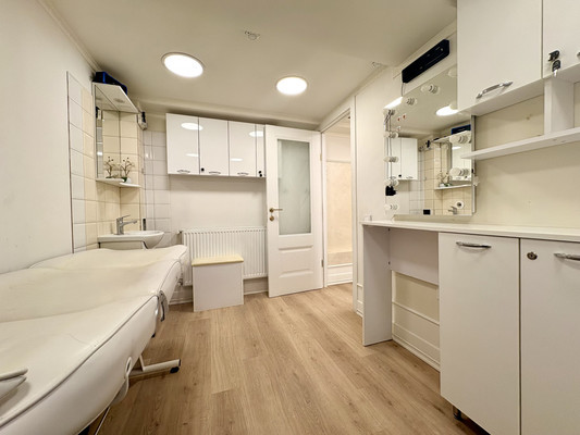 Продам коммерческое помещение 56,6 м2, В.Денисова ул, 26, Калининград г