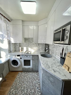 Продам двухкомнатную (2-комн.) квартиру, Шаронова ул, 5, Ишим г