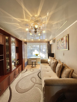 Продам двухкомнатную (2-комн.) квартиру, Шаронова ул, 5, Ишим г