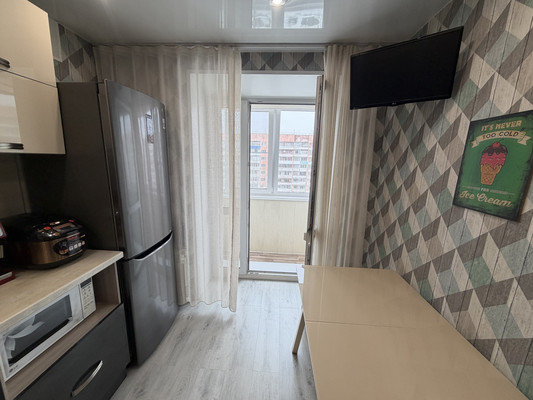 Продам двухкомнатную (2-комн.) квартиру, Первостроителей пр-кт, 19, Комсомольск-на-Амуре г