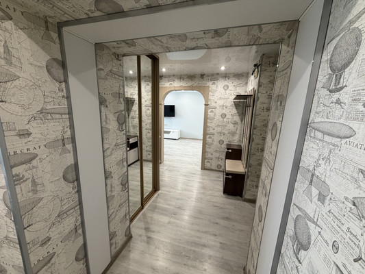 Продам двухкомнатную (2-комн.) квартиру, Первостроителей пр-кт, 19, Комсомольск-на-Амуре г