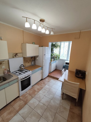 Продам трехкомнатную (3-комн.) квартиру, Куйбышева ул, 15, Симферополь г