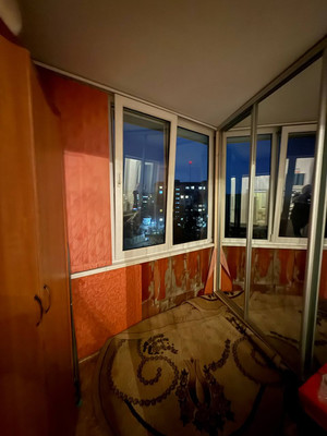 Продам трехкомнатную (3-комн.) квартиру, Маршала Жукова ул, 15, Симферополь г