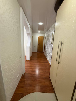 Продам трехкомнатную (3-комн.) квартиру, Маршала Жукова ул, 15, Симферополь г