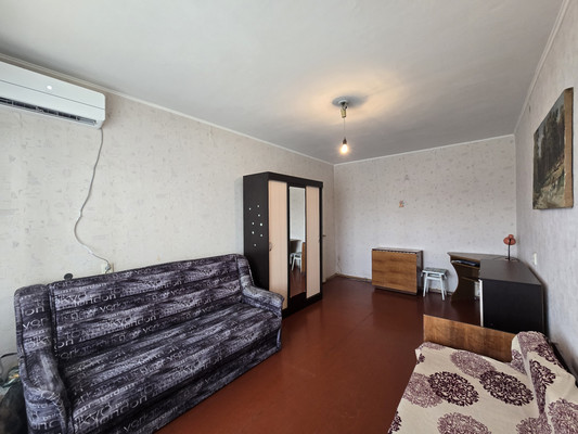 Продам однокомнатную (1-комн.) квартиру, Героев Сталинграда ул, 5, Симферополь г