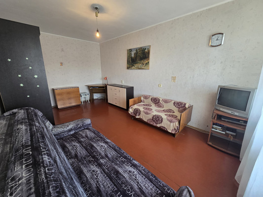 Продам однокомнатную (1-комн.) квартиру, Героев Сталинграда ул, 5, Симферополь г