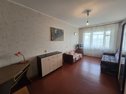 Продам однокомнатную (1-комн.) квартиру, Героев Сталинграда ул, 5, Симферополь г