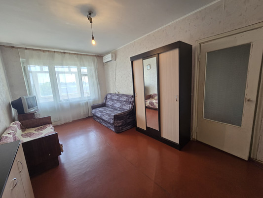 Продам однокомнатную (1-комн.) квартиру, Героев Сталинграда ул, 5, Симферополь г