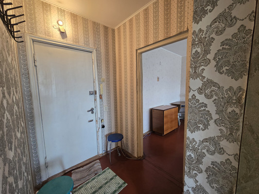 Продам однокомнатную (1-комн.) квартиру, Героев Сталинграда ул, 5, Симферополь г