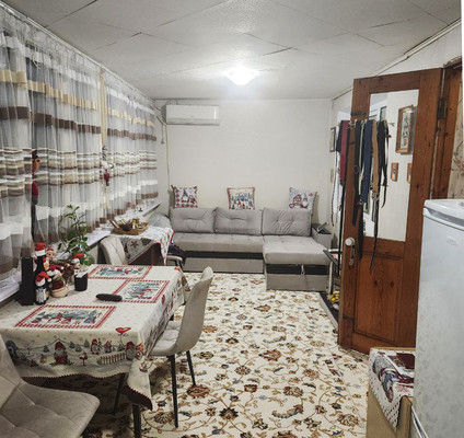 Продам трехкомнатную (3-комн.) квартиру, Киевская ул, 161, Симферополь г