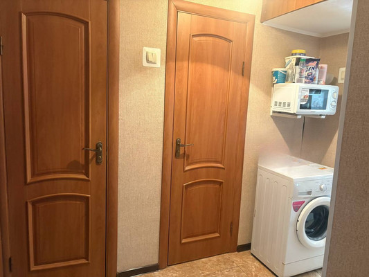 Продам двухкомнатную (2-комн.) квартиру, Русская ул, 103б, Симферополь г