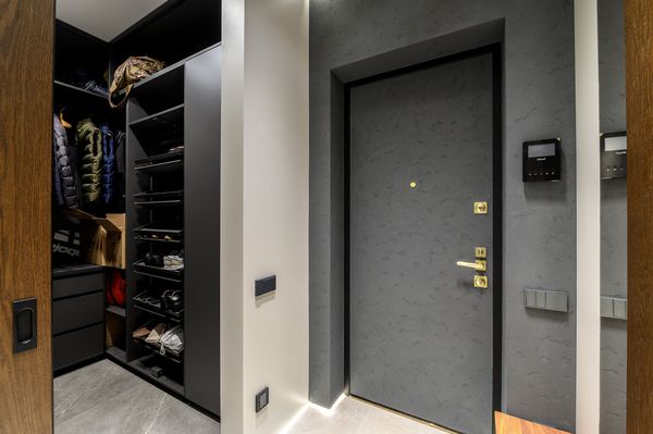 Продам трехкомнатную (3-комн.) квартиру, Попова ул, 18, Екатеринбург г