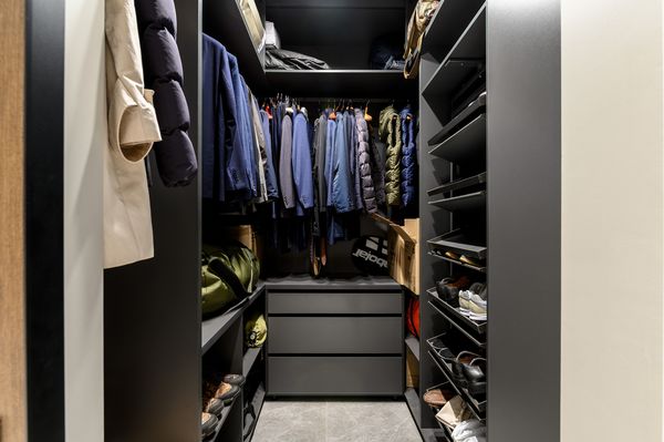 Продам трехкомнатную (3-комн.) квартиру, Попова ул, 18, Екатеринбург г