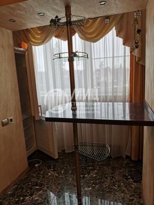 Продам трехкомнатную (3-комн.) квартиру, Школьная ул, 10, Поварово дп