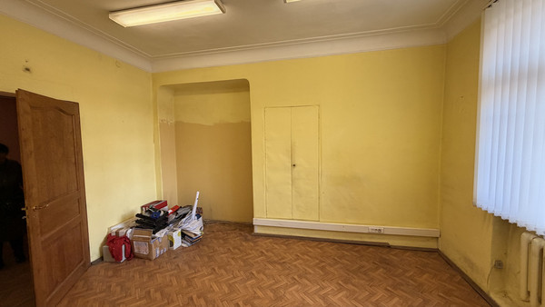 Продам трехкомнатную (3-комн.) квартиру, Горького ул, 35, Малино рп