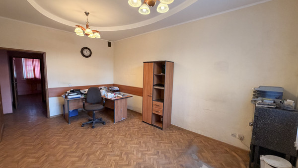 Продам трехкомнатную (3-комн.) квартиру, Горького ул, 35, Малино рп