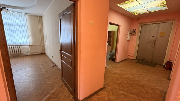 Продам трехкомнатную (3-комн.) квартиру, Горького ул, 35, Малино рп