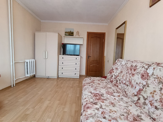 Продам трехкомнатную (3-комн.) квартиру, Профессора Севастьянова ул, 33, Калининград г