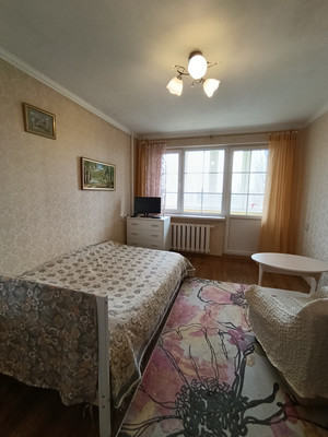 Продам трехкомнатную (3-комн.) квартиру, Профессора Севастьянова ул, 33, Калининград г