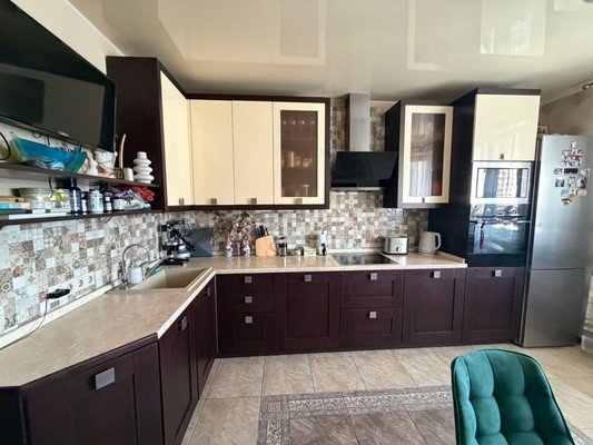 Продам трехкомнатную (3-комн.) квартиру, Вертолётчиков ул, 1, Москва г