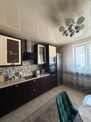 Продам трехкомнатную (3-комн.) квартиру, Вертолётчиков ул, 1, Москва г