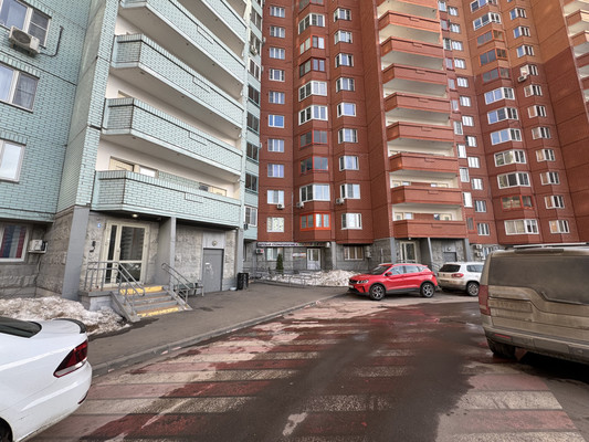 Продам трехкомнатную (3-комн.) квартиру, Вертолётчиков ул, 1, Москва г