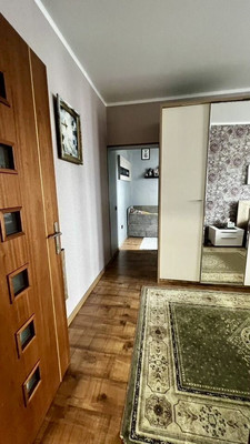 Продам двухкомнатную (2-комн.) квартиру, Луговая ул, 1к1, Калининград г