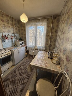 Продам трехкомнатную (3-комн.) квартиру, Профсоюзная ул, 136к2, Москва г