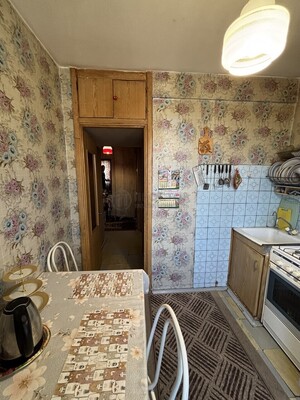 Продам трехкомнатную (3-комн.) квартиру, Профсоюзная ул, 136к2, Москва г