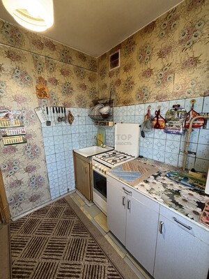 Продам трехкомнатную (3-комн.) квартиру, Профсоюзная ул, 136к2, Москва г