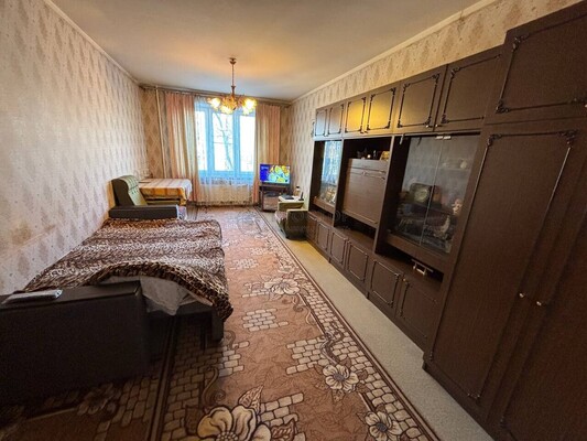 Продам трехкомнатную (3-комн.) квартиру, Профсоюзная ул, 136к2, Москва г