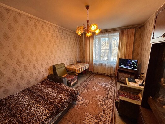 Продам трехкомнатную (3-комн.) квартиру, Профсоюзная ул, 136к2, Москва г