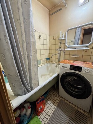 Продам трехкомнатную (3-комн.) квартиру, Профсоюзная ул, 136к2, Москва г