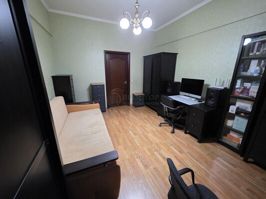 Продам многокомнатную квартиру, Годовикова ул, 5, Москва г