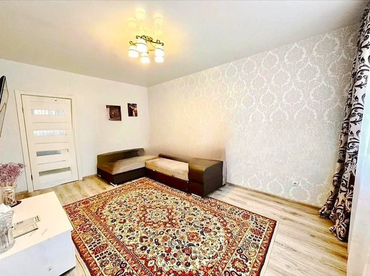 Продам двухкомнатную (2-комн.) квартиру, Рихарда Зорге ул, 1, Калининград г