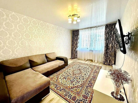 Продам двухкомнатную (2-комн.) квартиру, Рихарда Зорге ул, 1, Калининград г