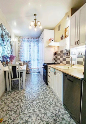 Продам двухкомнатную (2-комн.) квартиру, Рихарда Зорге ул, 1, Калининград г