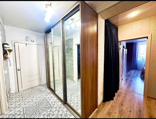 Продам двухкомнатную (2-комн.) квартиру, Рихарда Зорге ул, 1, Калининград г