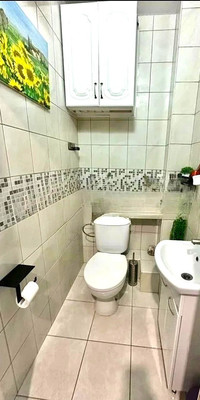 Продам двухкомнатную (2-комн.) квартиру, Рихарда Зорге ул, 1, Калининград г