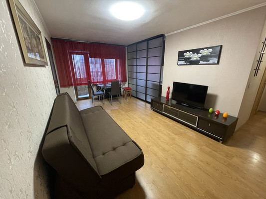 Продам двухкомнатную (2-комн.) квартиру, Космонавта Леонова ул, 52, Калининград г