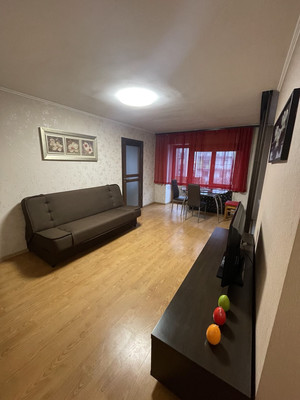 Продам двухкомнатную (2-комн.) квартиру, Космонавта Леонова ул, 52, Калининград г