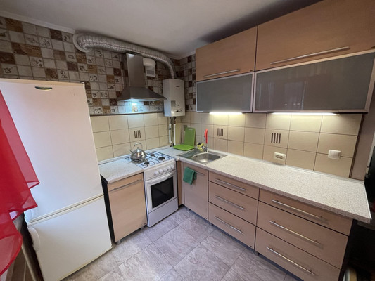 Продам двухкомнатную (2-комн.) квартиру, Космонавта Леонова ул, 52, Калининград г